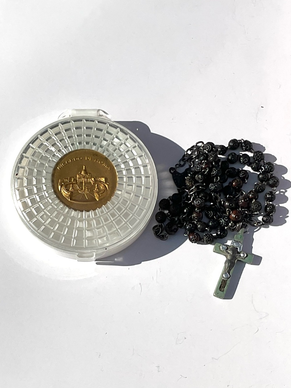 Lovely Vintage St. Peter’s Basilica Rome Rosary Box+Carved Wooden Rosary